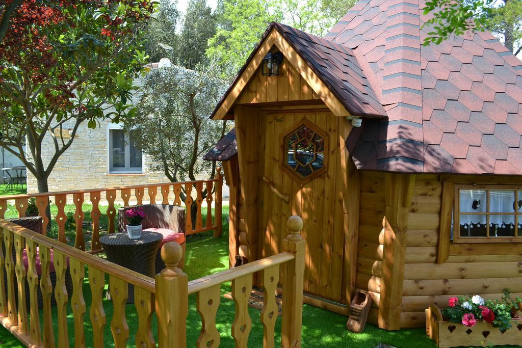 Le Refuge Bed & Breakfast Mornas Exterior foto